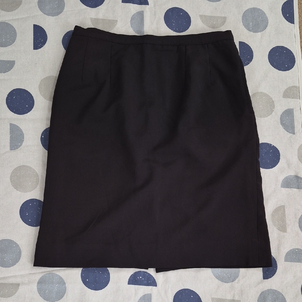Women's Black Pencil Skirt with Pockets - Tailored Office Essential Size 4